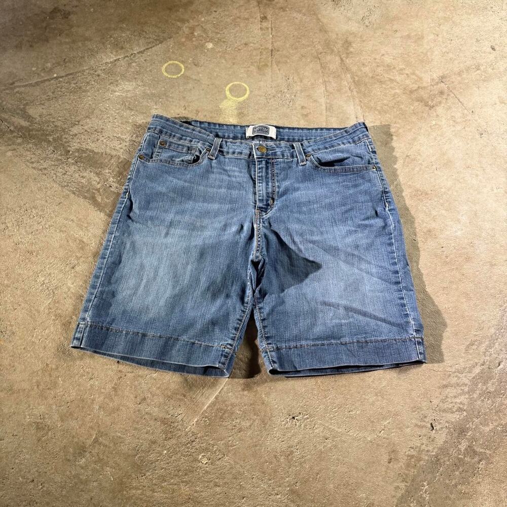 Y2K Levi’s Jean Shorts